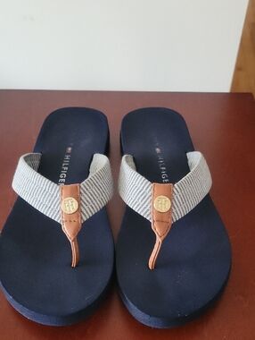 Tommy Hilfiger Crespo-X Flip-Flop Sandals, 7.5, Blue/Black/White